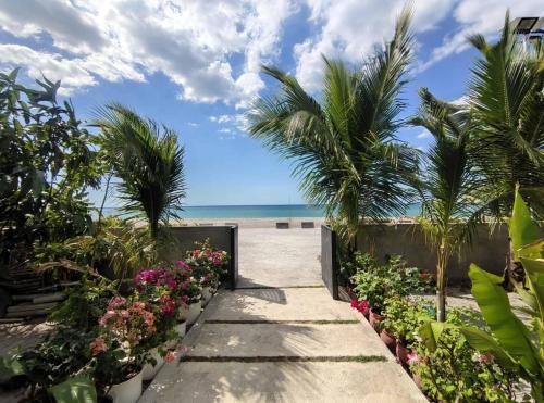 Mula De La Paz Beach Resort