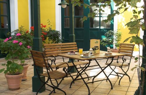 Oldtimer Autobahnrestaurant & Motorhotel Guntramsdorf