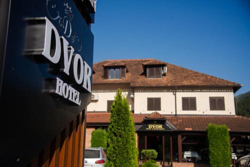 Hotel Dvor