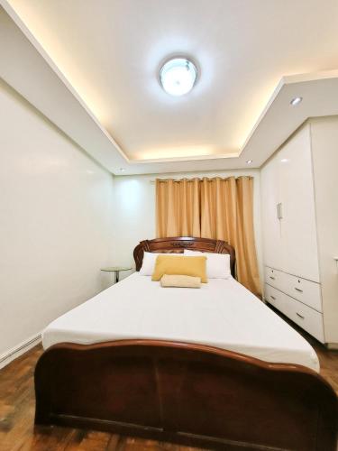 Golden Queen Suites