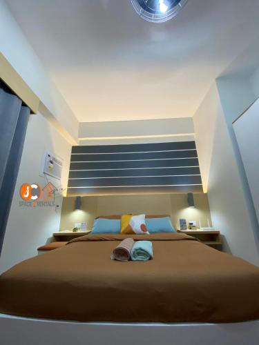 JC SpaceRentals 127B Amani Grand Resort Residences, balcony pool view, Ground floor, 5 mins frm airport, free wifi, Netflix