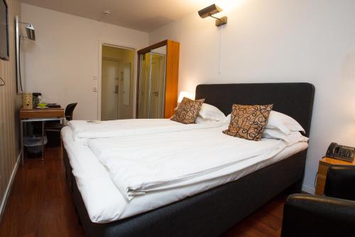 Palm Tree Hotel, Sure Hotel Collection by Best Western