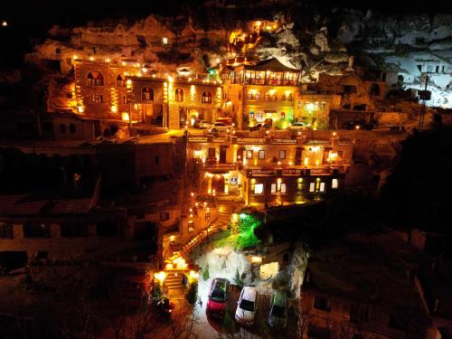 Nar Cave House