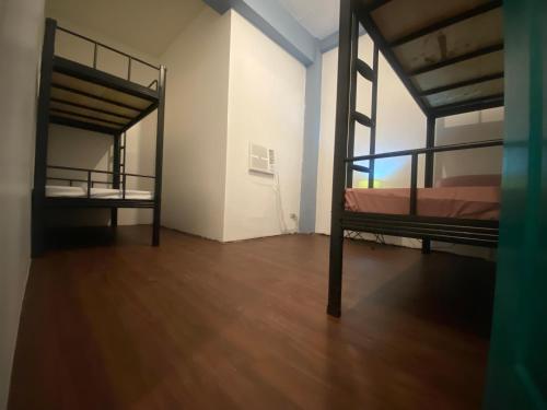 Lime Lite Manila Hostel