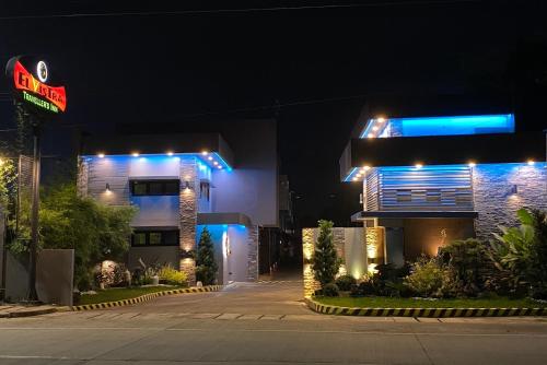 El Vistra Travellers Inn & Coffee Shop