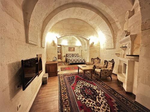 Stone House Cave Hotel