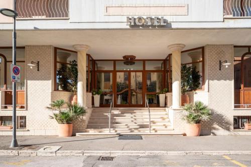 Lola Piccolo Hotel