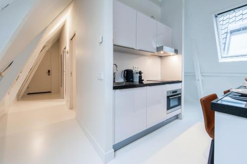 YAYS Amsterdam Salthouse Canal by Numa