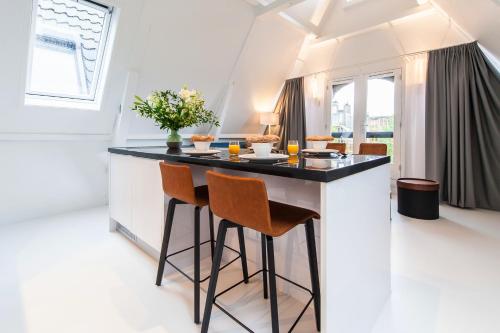 YAYS Amsterdam Salthouse Canal by Numa