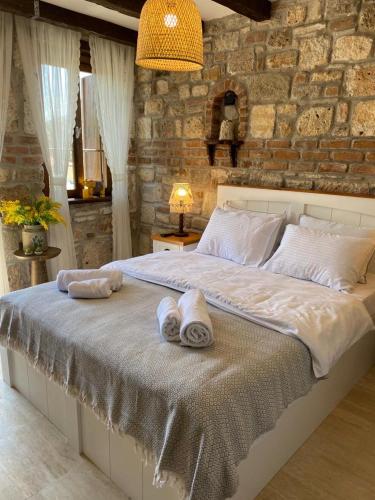 Ionia Liberty Stone Hotel