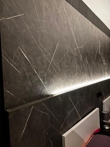 FEWO Cologne, Airport, City