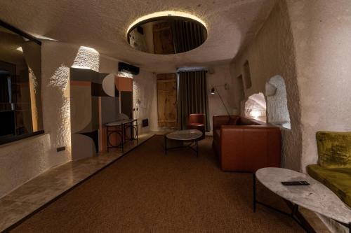 Artemis Cave Suites