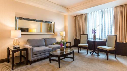 Crimson Hotel Filinvest City Manila