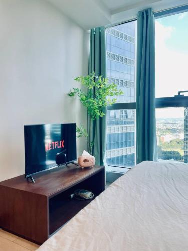 Thompson Suites - 2 beds, Uptown Parksuites Tower 1 25F