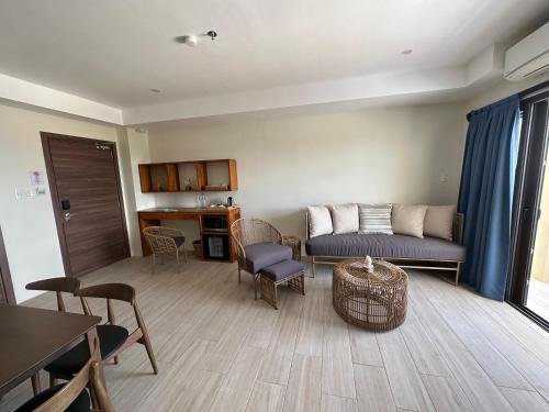 Maribago Blue Water Beach Resort