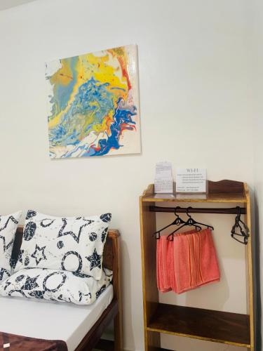 Queen's Room Rental 4