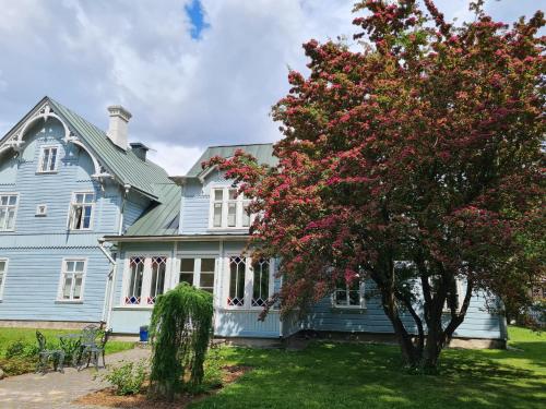 Lahe Guesthouse