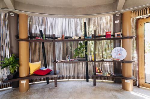 Spin Designer Hostel