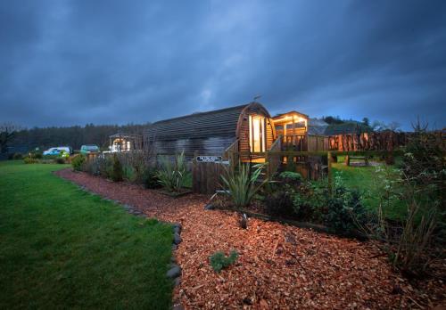 The Galloway Steading - The Stag Hoose family cabin with Hot Tub and Fire Pit