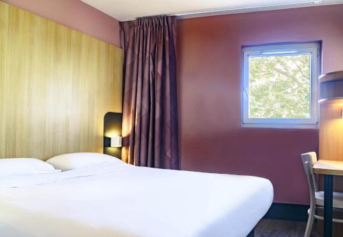 B&B Hôtel Nîmes Centre Arènes