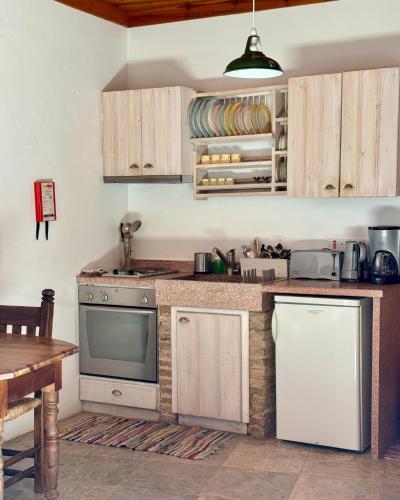 Eveleos Country House