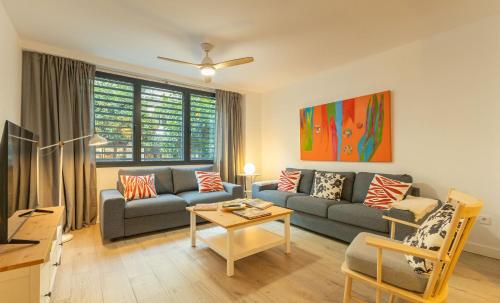 Charming 2 Bedroom Apartment with FREE PARKING close to Torre del Oro by Ocityzen