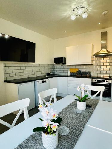 Granada Apartments Holmfield Rd