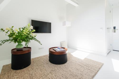 YAYS Amsterdam Salthouse Canal by Numa