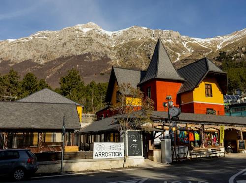La Villetta - Food & Drink