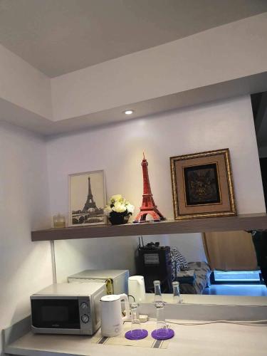 A Home with a view, 1 Bdrm with balcony and Netflix Access