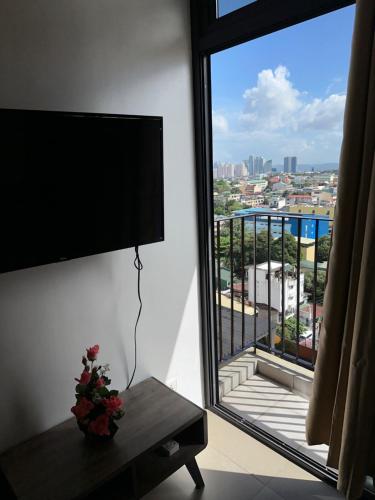 A Home with a view, 1 Bdrm with balcony and Netflix Access
