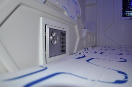 Cosmos capsule coworking hub London