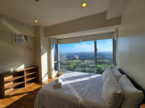 The Infinity Towers in BGC - Simple, Elegant & Spacious 2 Bedroom