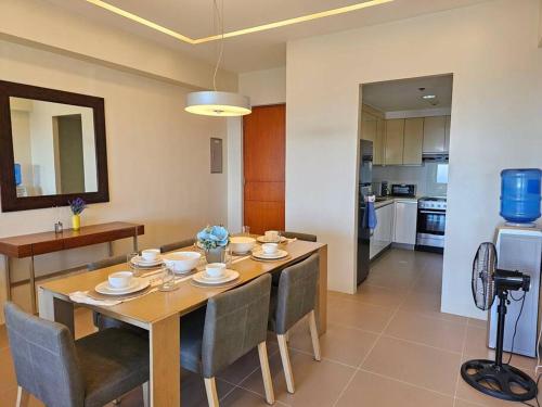 The Infinity Towers in BGC - Simple, Elegant & Spacious 2 Bedroom