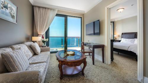 Royal Princess Hotel