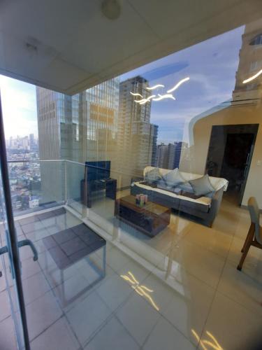 Bonifacio global city one uptown residence-2 Bedroom