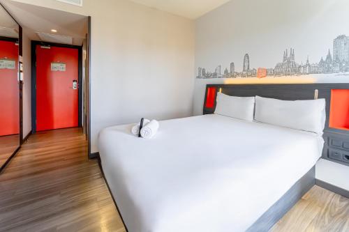 EasyHotel Barcelona Fira