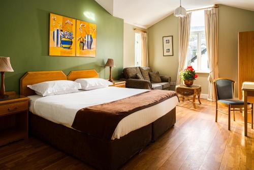 Oystercatcher Lodge