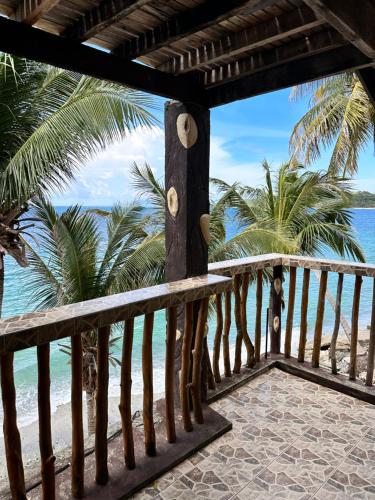 Bamboo House Beach Lodge & Restaurant