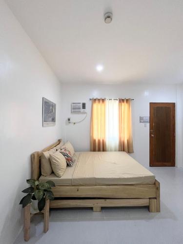 Sunnydale Apartelle -Room Accommodation near Calatagan Beach Resorts