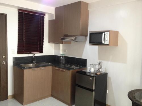 Anahaw Studio Suites