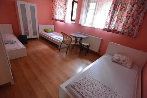 Deeps Hostel