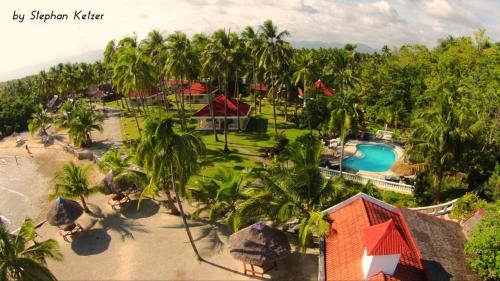 Whispering Palms Bungalow Resort