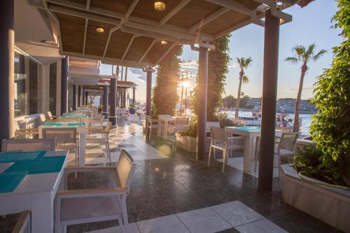 Kosta Palace City Hotel
