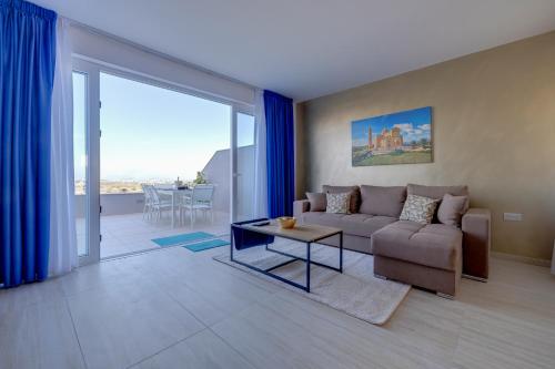 Salmar Court Holiday Apartments with Pool