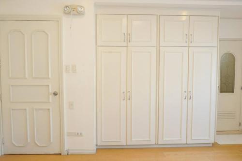 Makati Altean Apartment (Leonora Room)