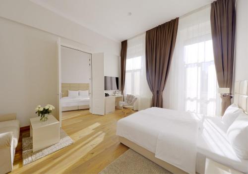 Lanterna Rooms