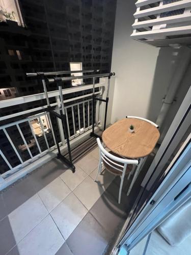 Near Bgc 1Br Wi-Fi Netflix balcony skyline