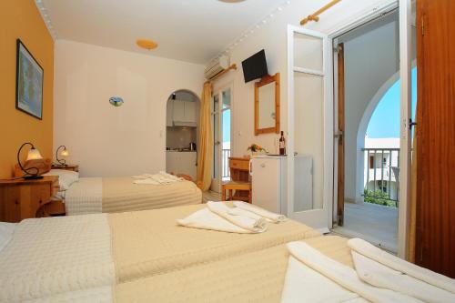 John's Rooms & Studios