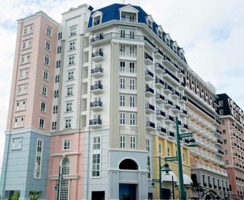 Saint Honore Executive 1 Full bed, 1 Sofa bed 1 Pull out bed 2BR